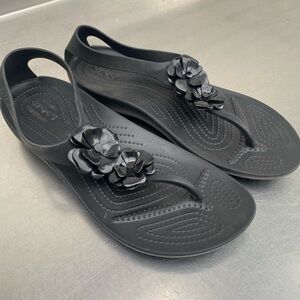 Crocs sexi flip with flower embellishment  sz10 preowned